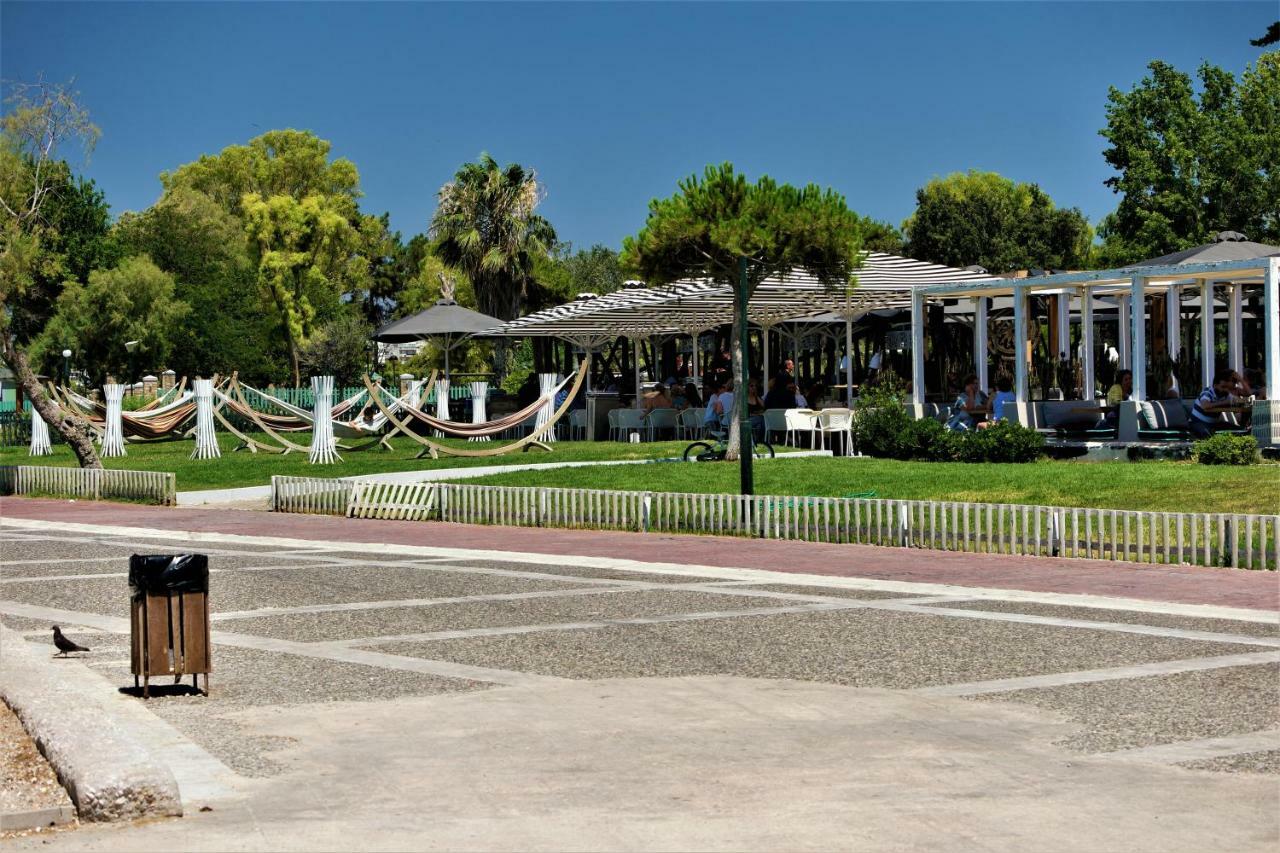 Zefyros Super Cool Apartments Next To Alimos Riviera Атина Екстериор снимка